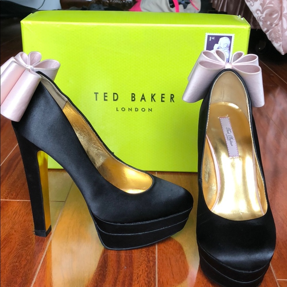 Ted Baker Oaker Black w/ Blush Pink Bow Heels